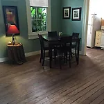 Historic Viavant Cottage - Jazz Fest/Fairgrounds